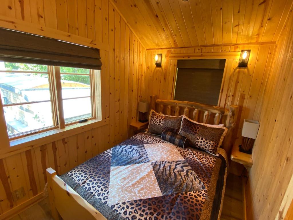 Victorian Mansion Bed and Breakfast Inn - Image 7