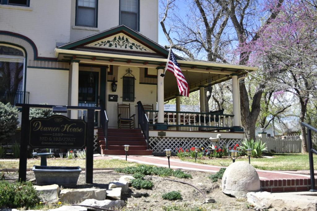 Downen House Bed & Breakfast - Image 4