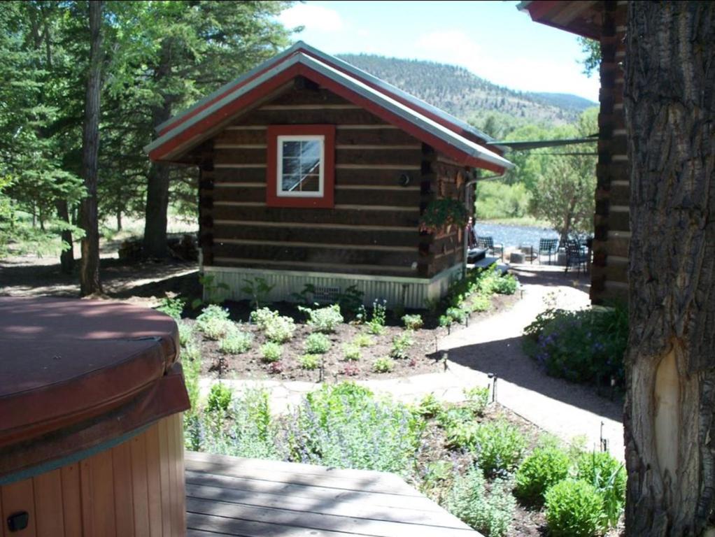 Hot Tub (Jacuzzi) - Photo 3