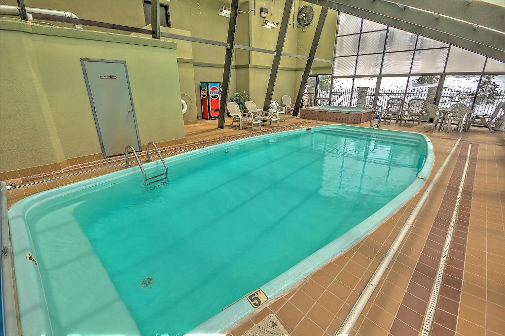 Hot Tub (Jacuzzi) - Photo 3