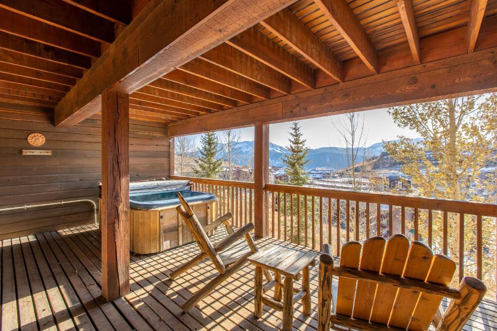 Hot Tub (Jacuzzi) - Photo 3