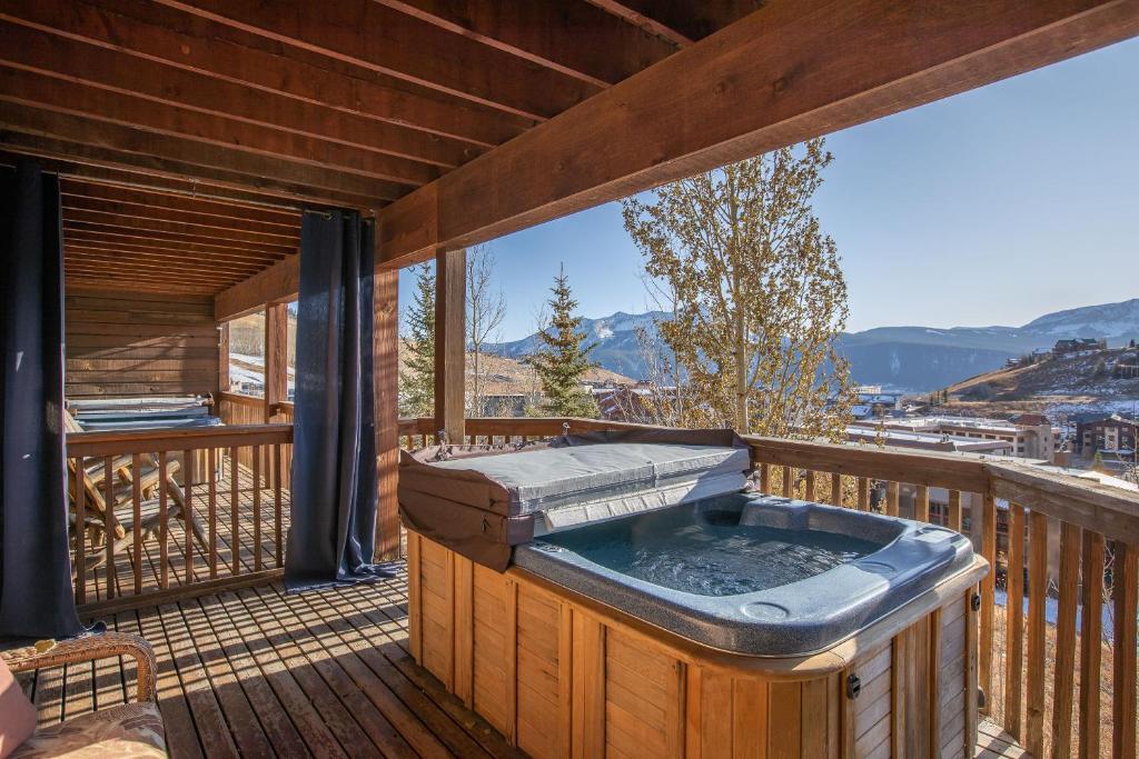 Hot Tub (Jacuzzi) - Photo 5