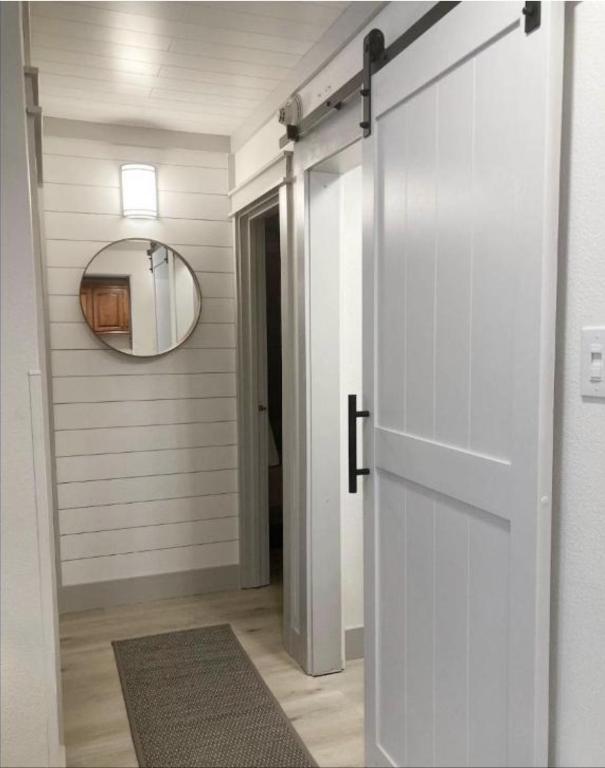 Remodeled Ski in and ski out Condo! - Image 8