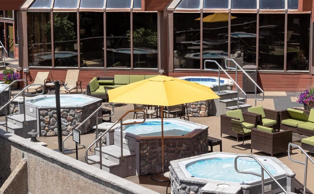 Remodeled Ski in and ski out Condo!