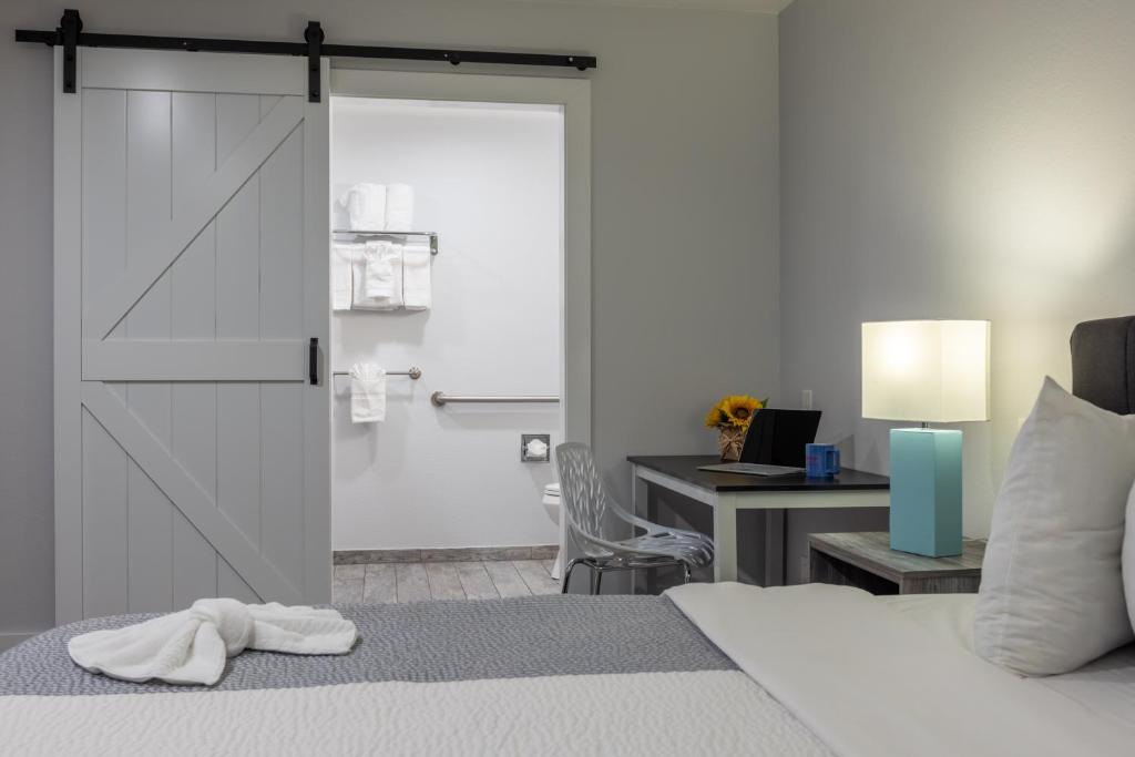 RiverWalk Inn - Image 8