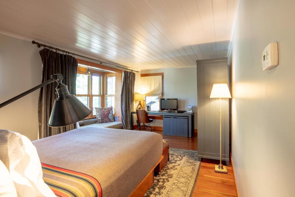 The Outlook Lodge - Image 6