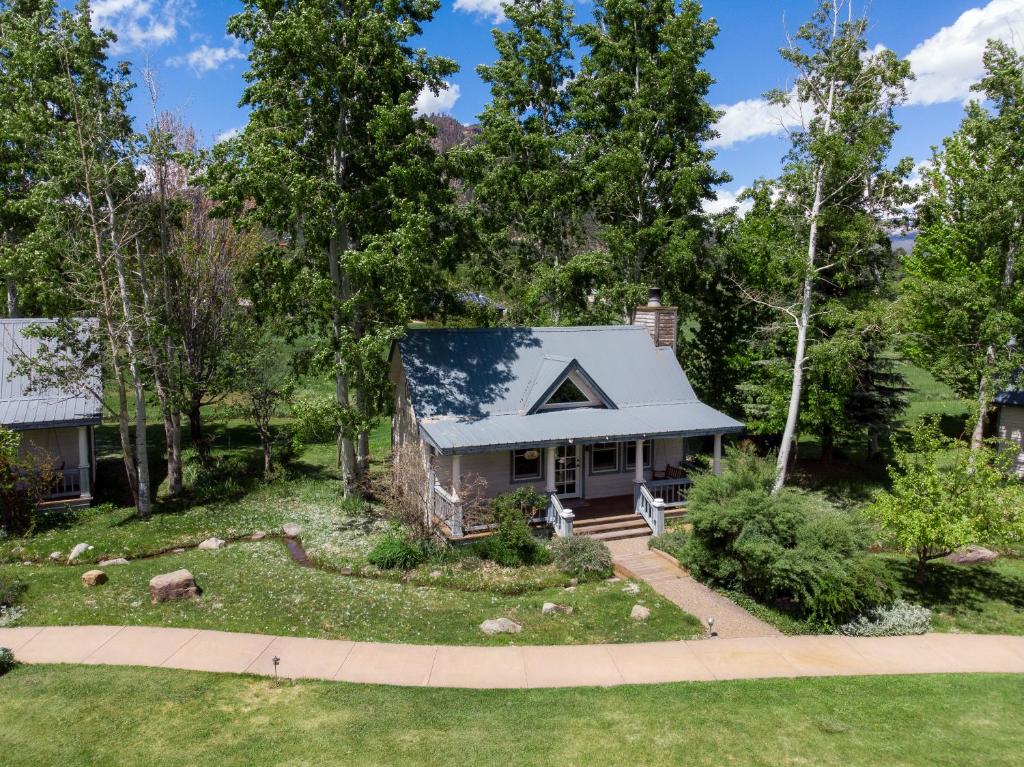 Apple Orchard Inn - Image 6