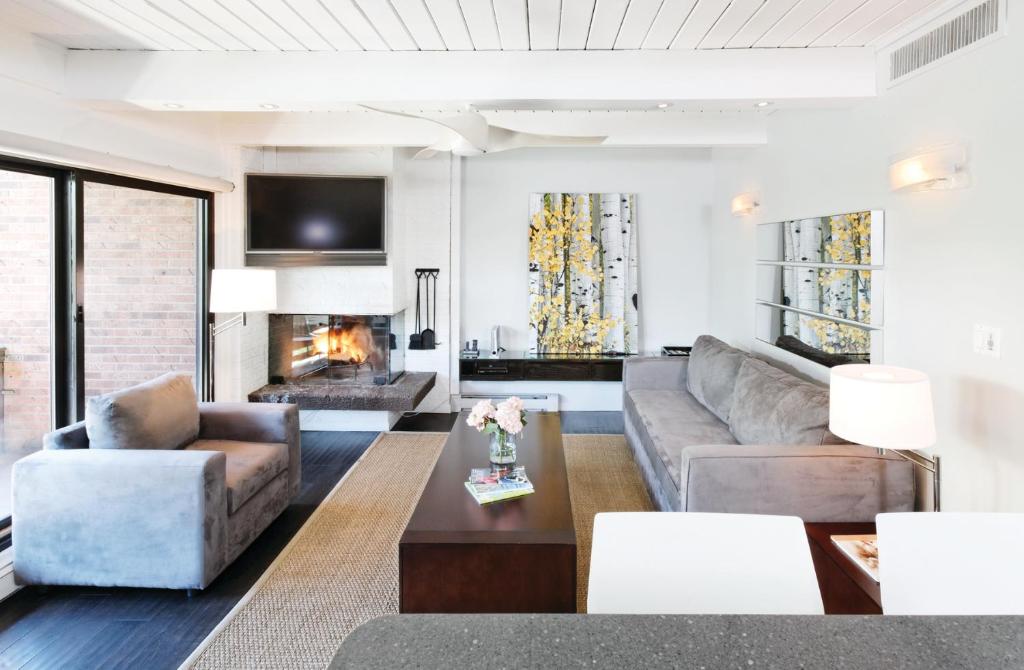 Aspen Square Condominium Hotel - Image 4