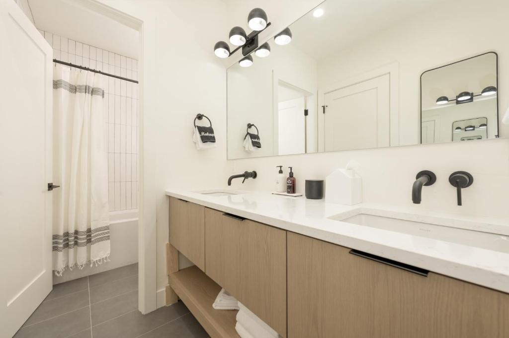 Hot Tub (Jacuzzi) - Photo 3