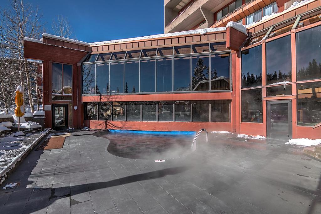 Hot Tub (Jacuzzi) - Photo 3