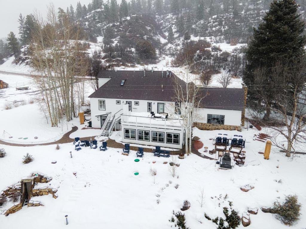 Antlers on the Creek Bed & Breakfast