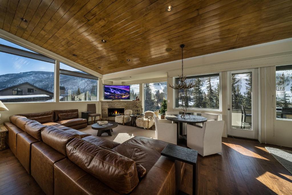 Vail's Mountain Haus at the Covered Bridge - Image 7