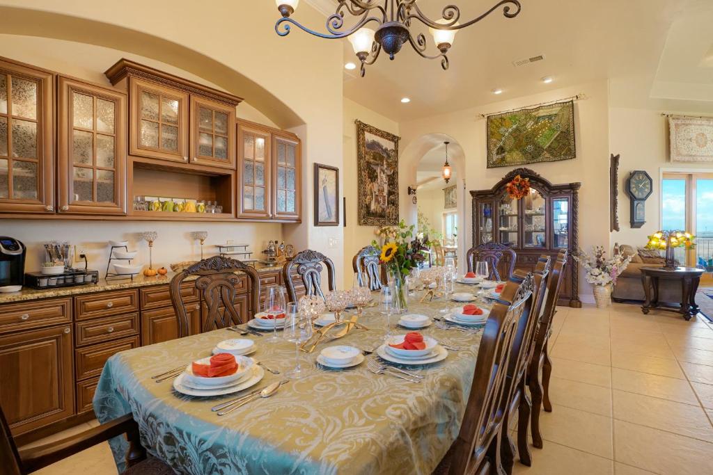 Summit Villa BnB - Image 4