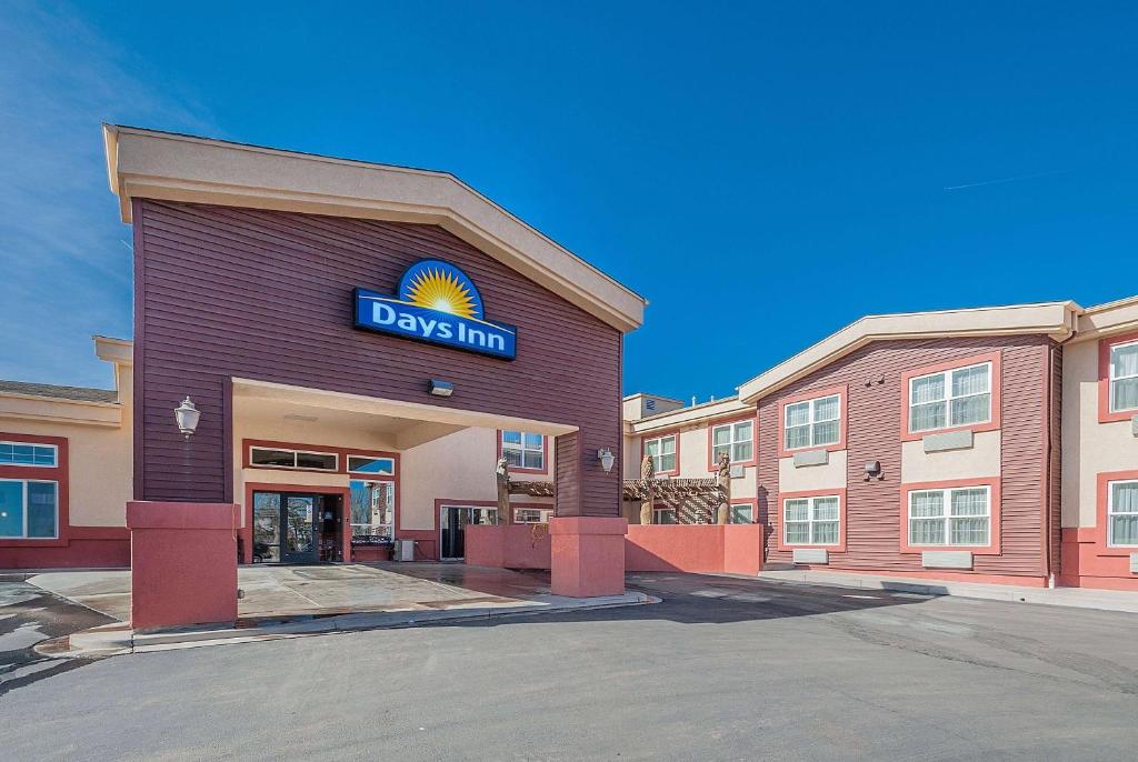 Days Inn by Wyndham Manitou Springs - Image 7