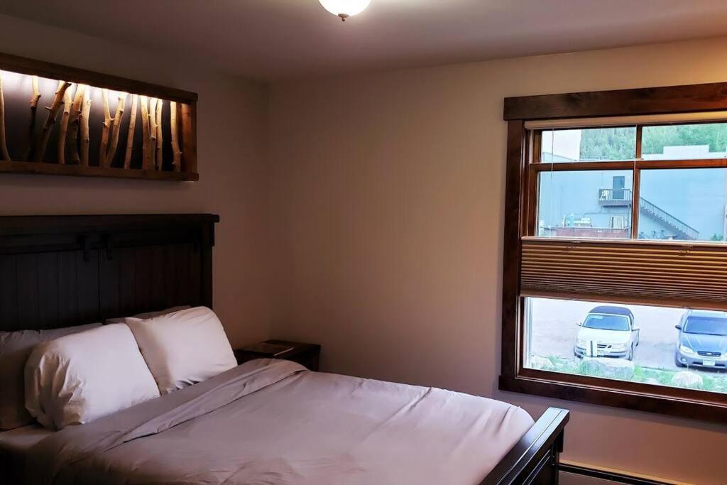 Clear Creek Inn - Image 5