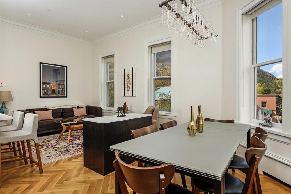 Independence Square 203, Stunning Suite w/ Great Views of Downtown Aspen - Image 4