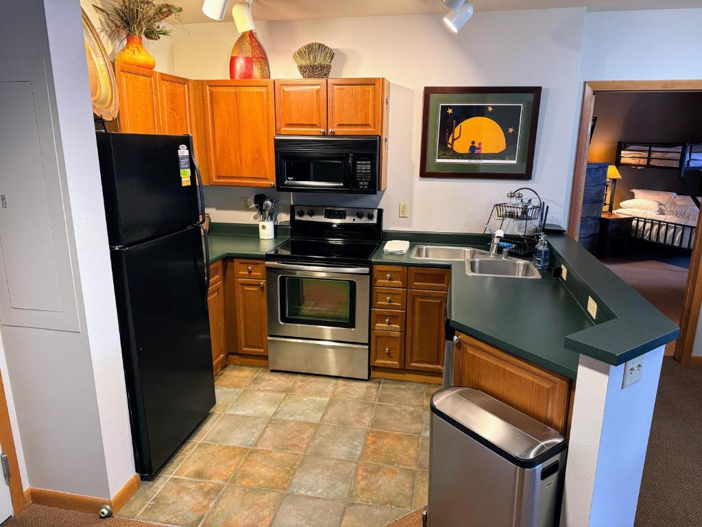 Ski-In Ski-Out Condo at Zephyr Mountain Lodge 1518 - Image 4