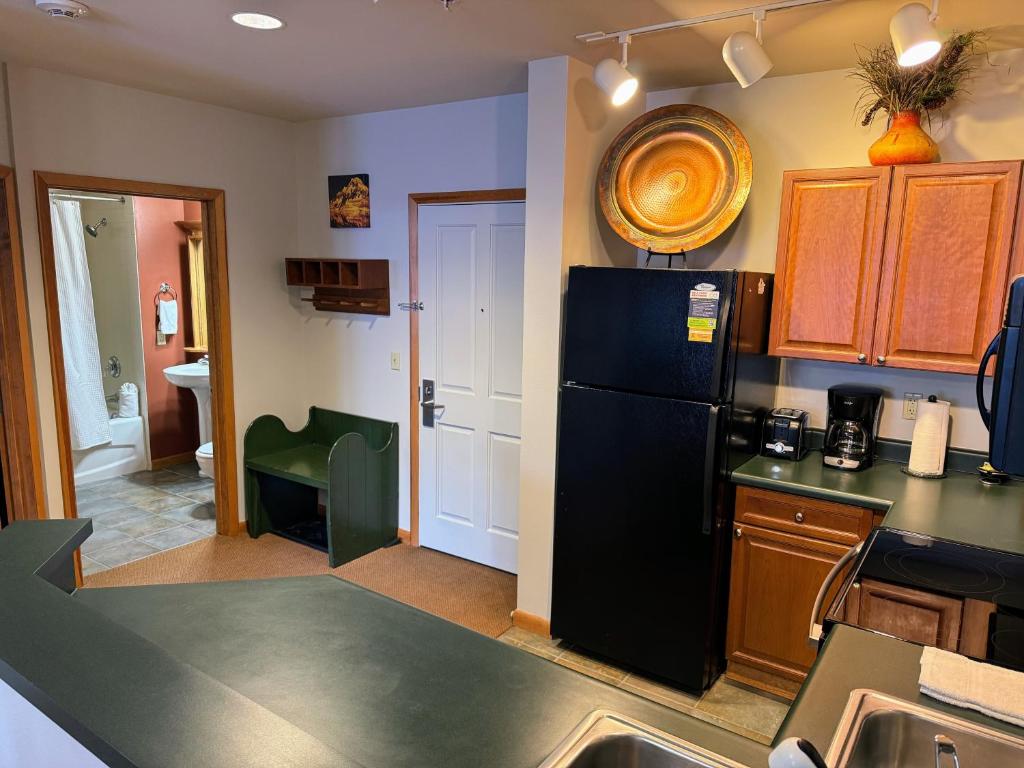 Ski-In Ski-Out Condo at Zephyr Mountain Lodge 1518 - Image 5