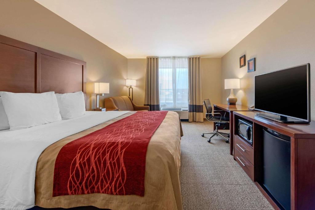 Comfort Inn Limon - Image 6