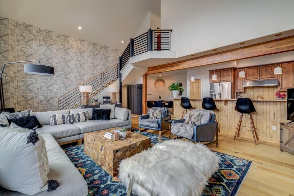 Escape Chalet - Family and Pet-friendly Steamboat Chalet