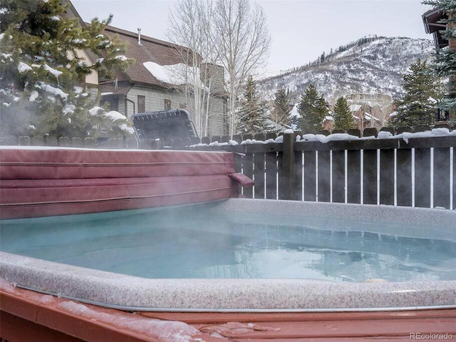 Escape Chalet - Family and Pet-friendly Steamboat Chalet