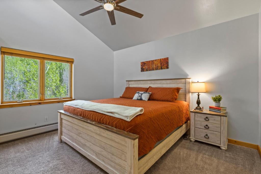 Secluded Mtn home by Purg, Hot Tub, Views! Pets ok - Image 7