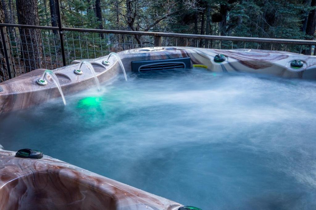 Hot Tub (Jacuzzi) - Photo 7