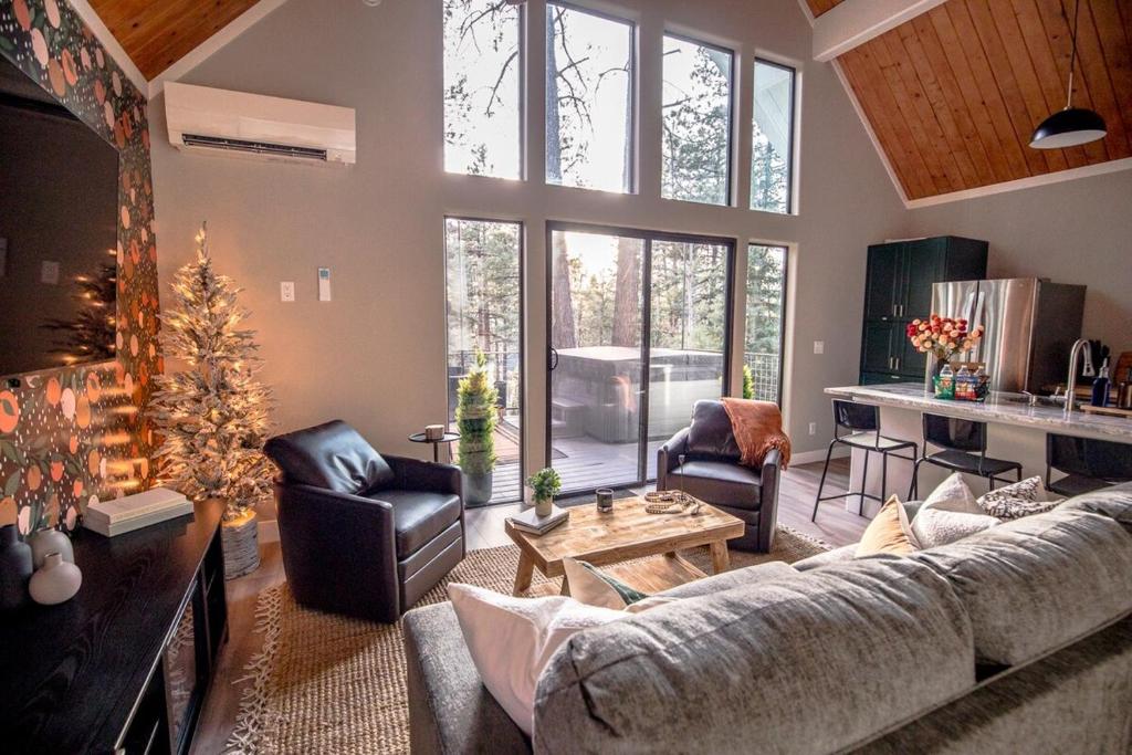 Hot Tub (Jacuzzi) - Photo 3