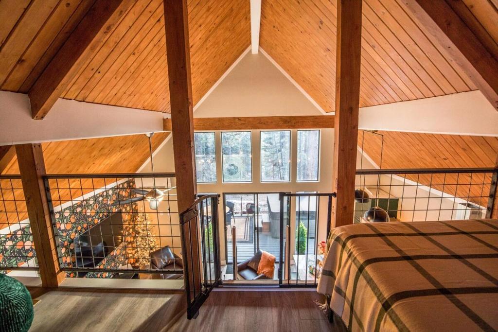 Aspen Chalet Hot Tub, Fire Pit, Games,1-Acre - Image 8