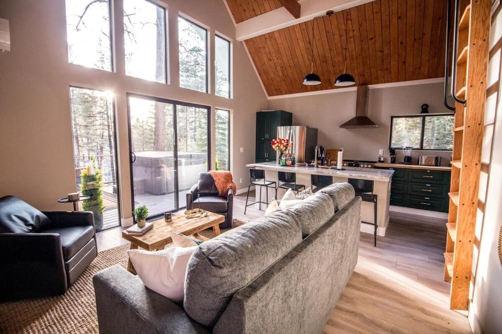 Hot Tub (Jacuzzi) - Photo 9