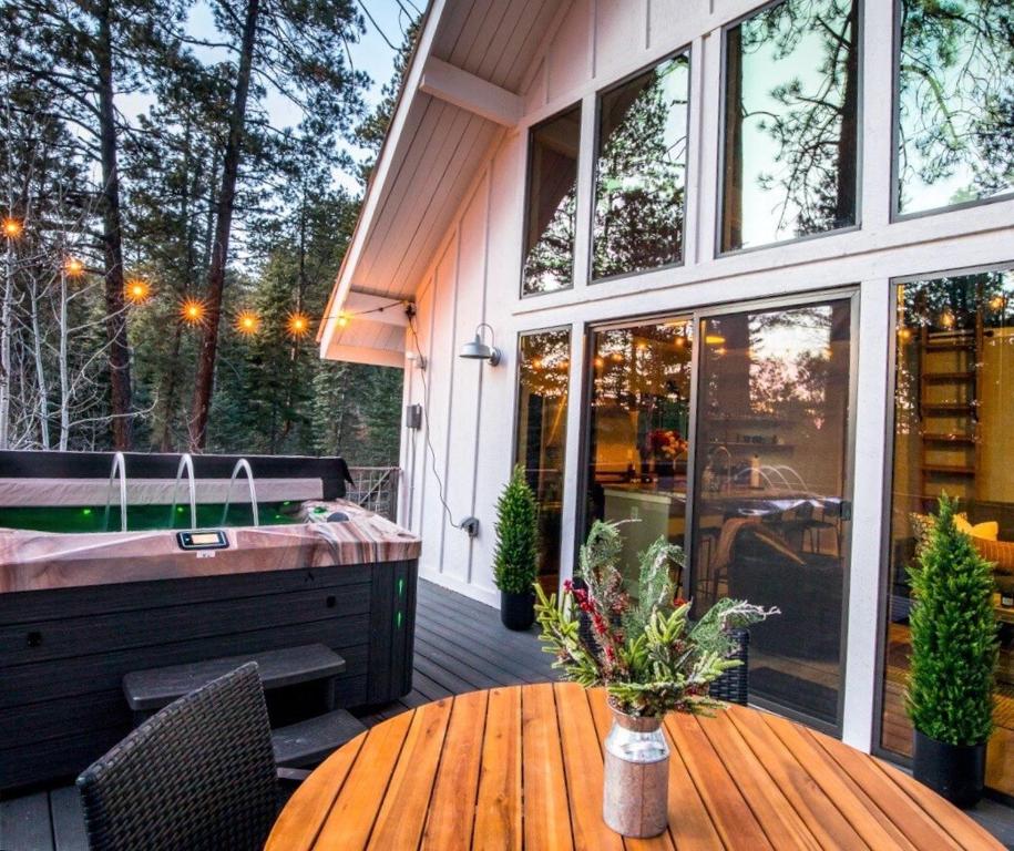 Hot Tub (Jacuzzi) - Photo 5