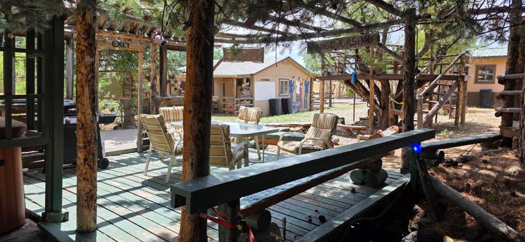 King Suite with a Full Kitchen and Balcony at the Cedaredge Lodge - Image 4