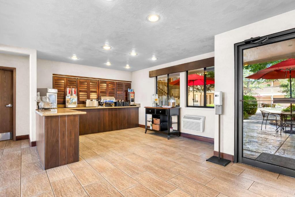 Best Western Grande River Inn & Suites - Image 5