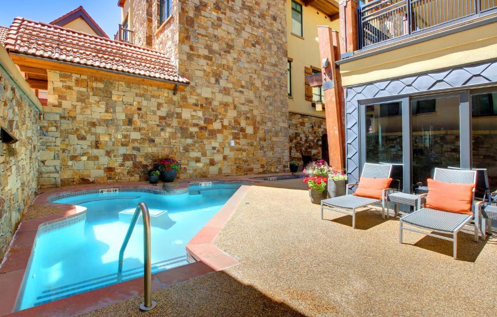 Hot Tub (Jacuzzi) - Photo 2