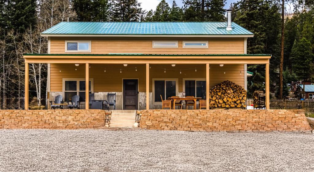 Bear Paw Lodge & Vacation Homes - Image 7