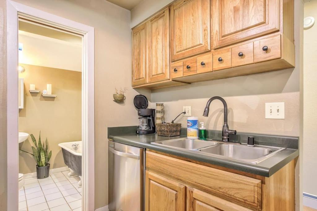 Hot Tub (Jacuzzi) - Photo 2