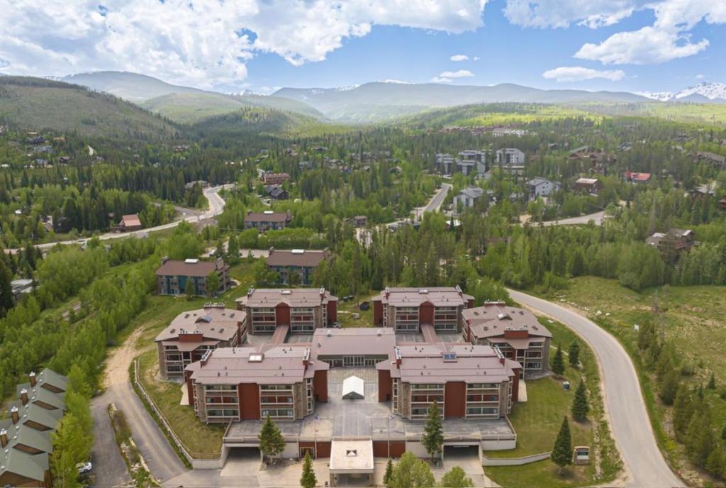 Silverado II - Image 7