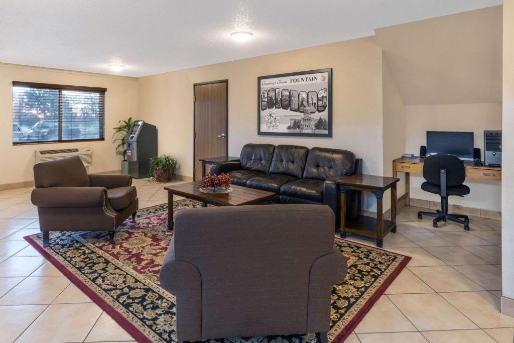 Super 8 by Wyndham Fountain - Image 5