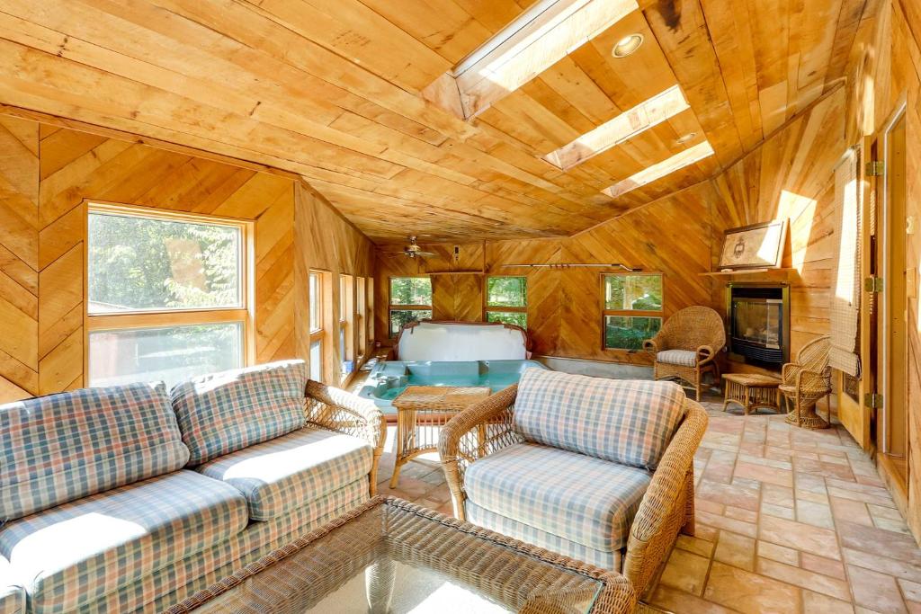 Hot Tub (Jacuzzi) - Photo 5