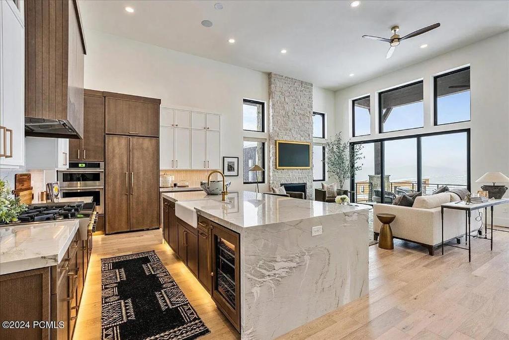 Proximity to Deer Valley East and Breathtaking Natural Beauty with Unparalleled Elegance