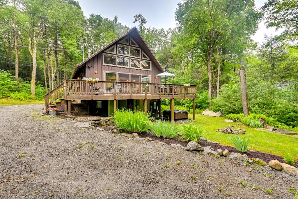Tolland Cabin with Private Hot Tub and Grill!
