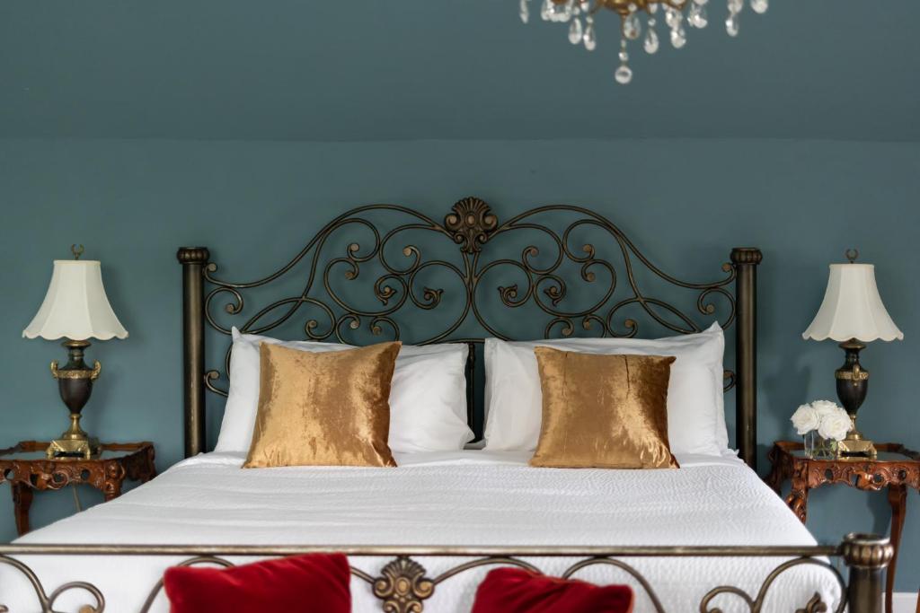 Manor House Inn - Image 4