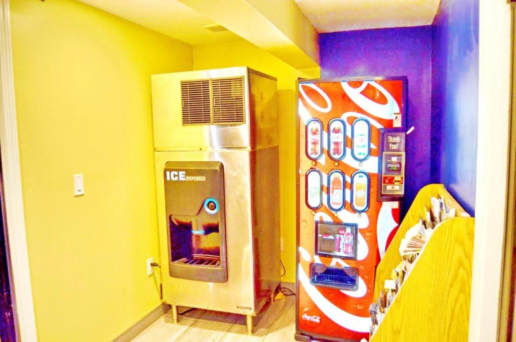 Flagship Inn & Suites - Image 5