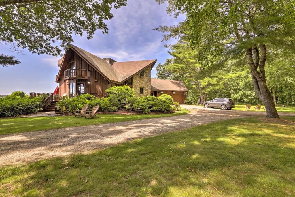 Cozy Studio Indoor Hot Tub and Inground Pool Access - Image 7