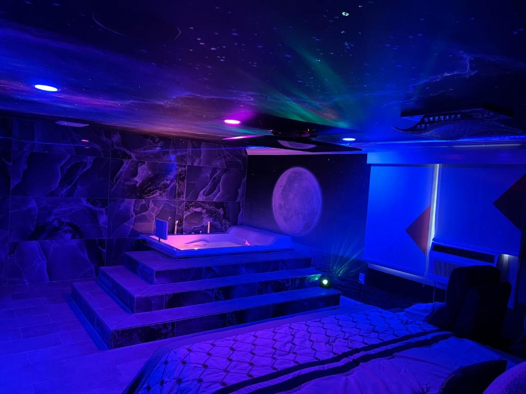 Hot Tub (Jacuzzi) - Photo 2