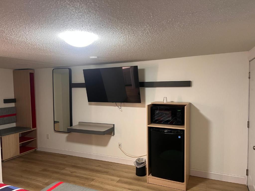 The Inn of Dayville - Image 8