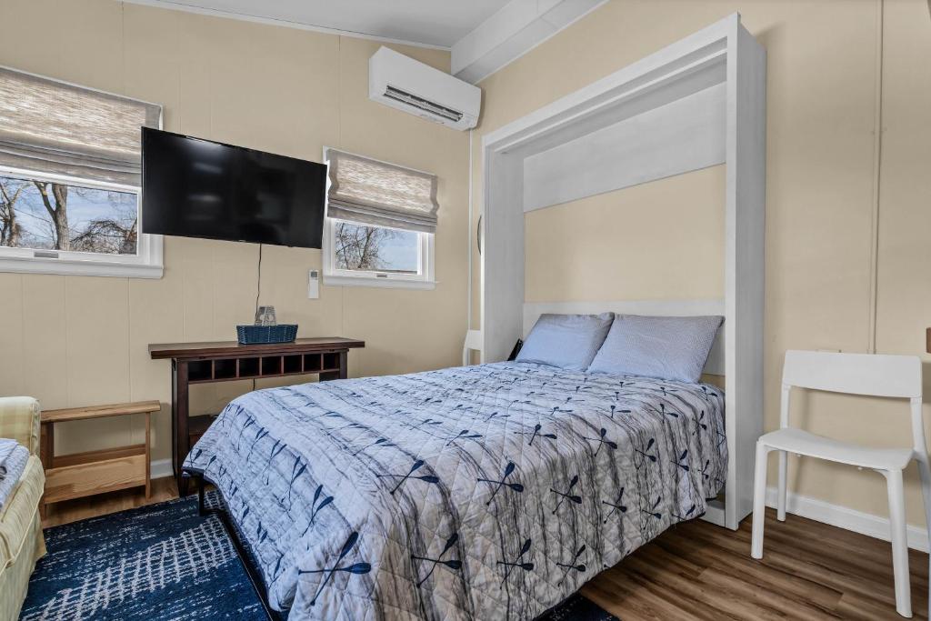 Cozy apartment, private beach & jacuzzi - Image 7