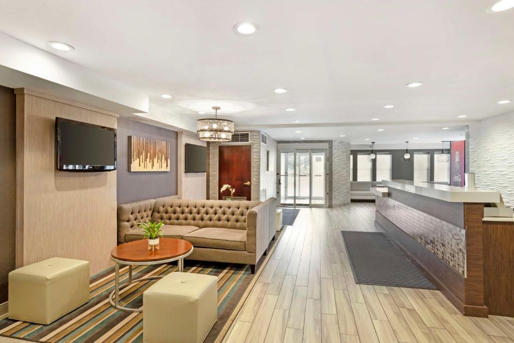 Best Western Plus Fairfield Hotel - Image 5