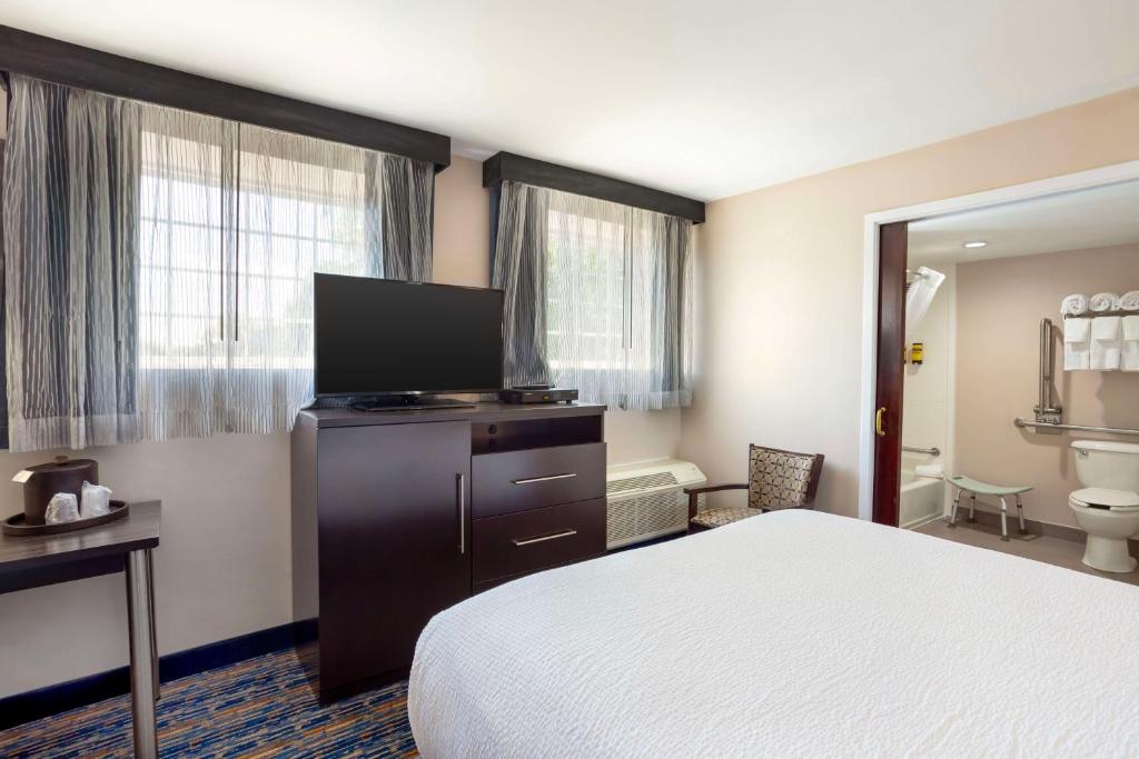 Best Western Plus Fairfield Hotel