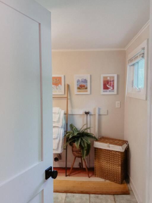 Creek Side Cabin with Wood Fired Hot Tub and Fire Pit - Image 7